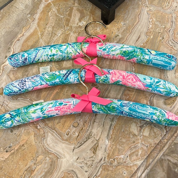 NWOT Lilly Pulitzer Fabric Hangers (3) - Picture 3 of 3